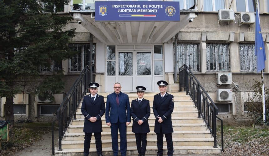 Șefa de promoție și alți doi absolvenți ai Școlii de Agenți de Poliție „Vasile Lascăr” Câmpina au ales să își înceapă cariera în județul Mehedinți
